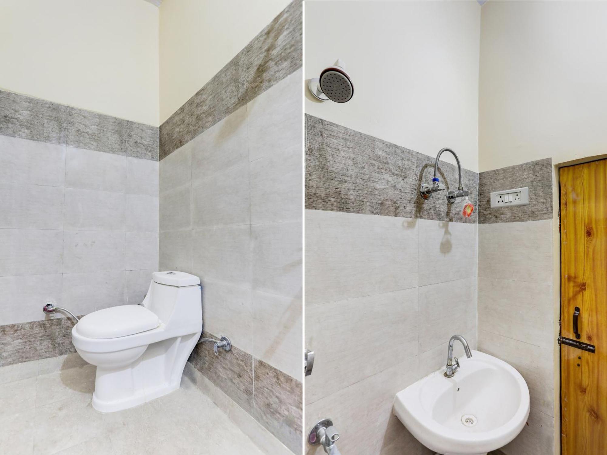 Hotel O Blu Moon Газиабад Екстериор снимка
