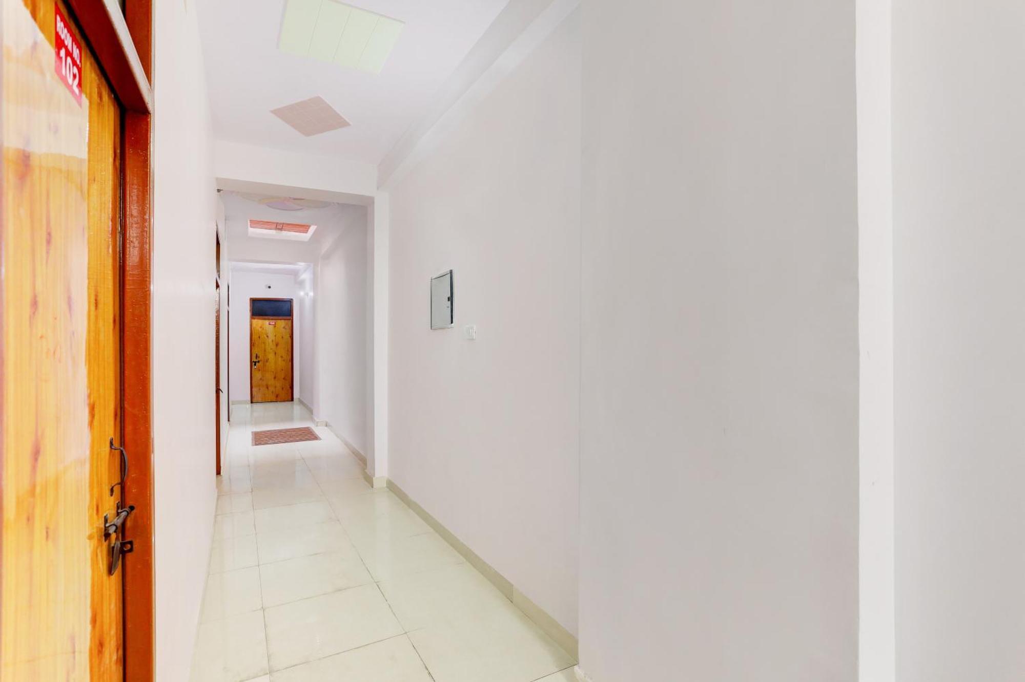 Hotel O Blu Moon Газиабад Екстериор снимка