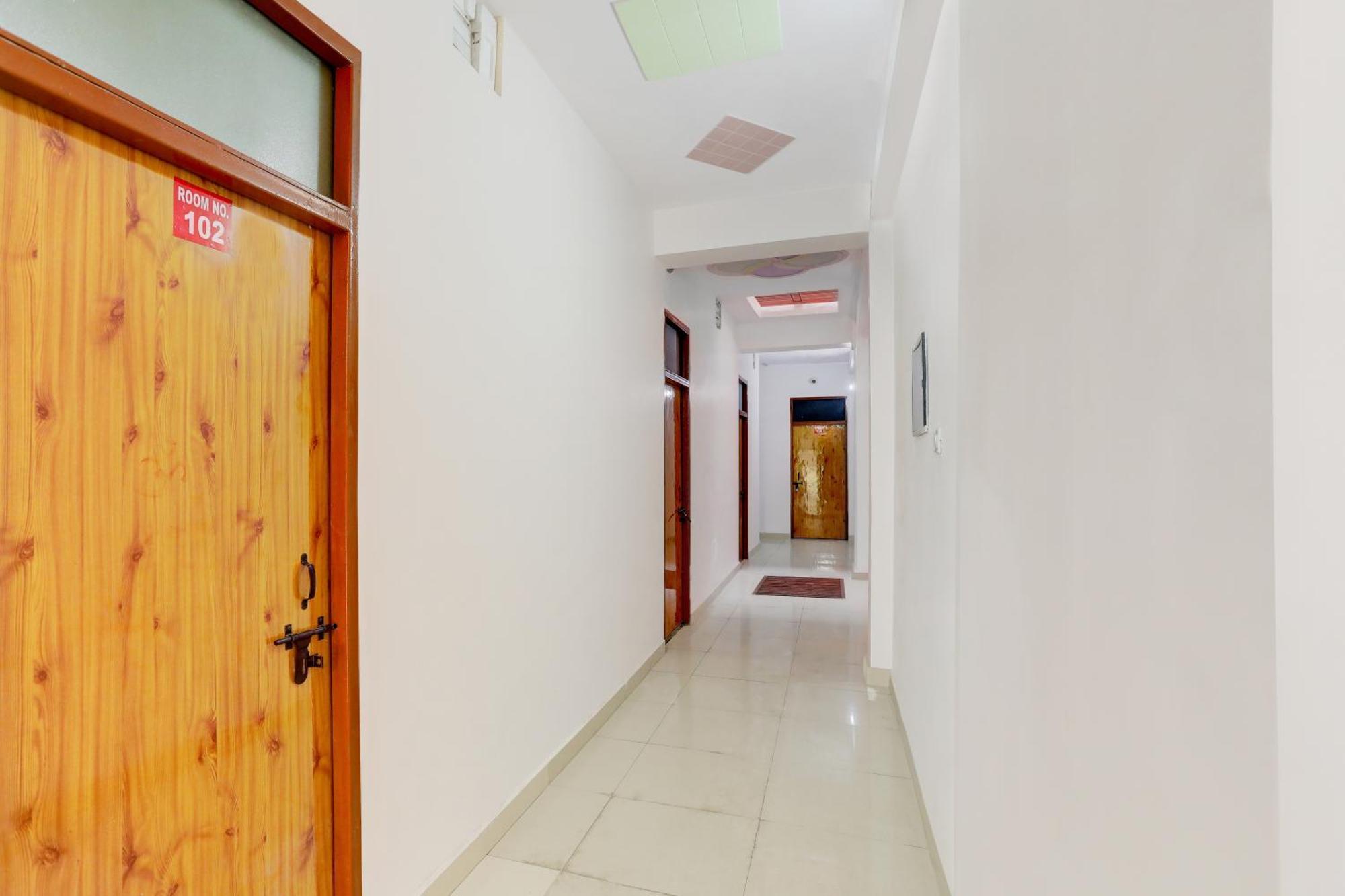 Hotel O Blu Moon Газиабад Екстериор снимка