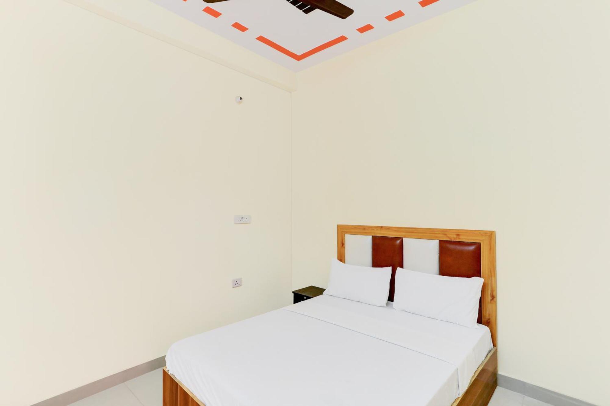 Hotel O Blu Moon Газиабад Екстериор снимка