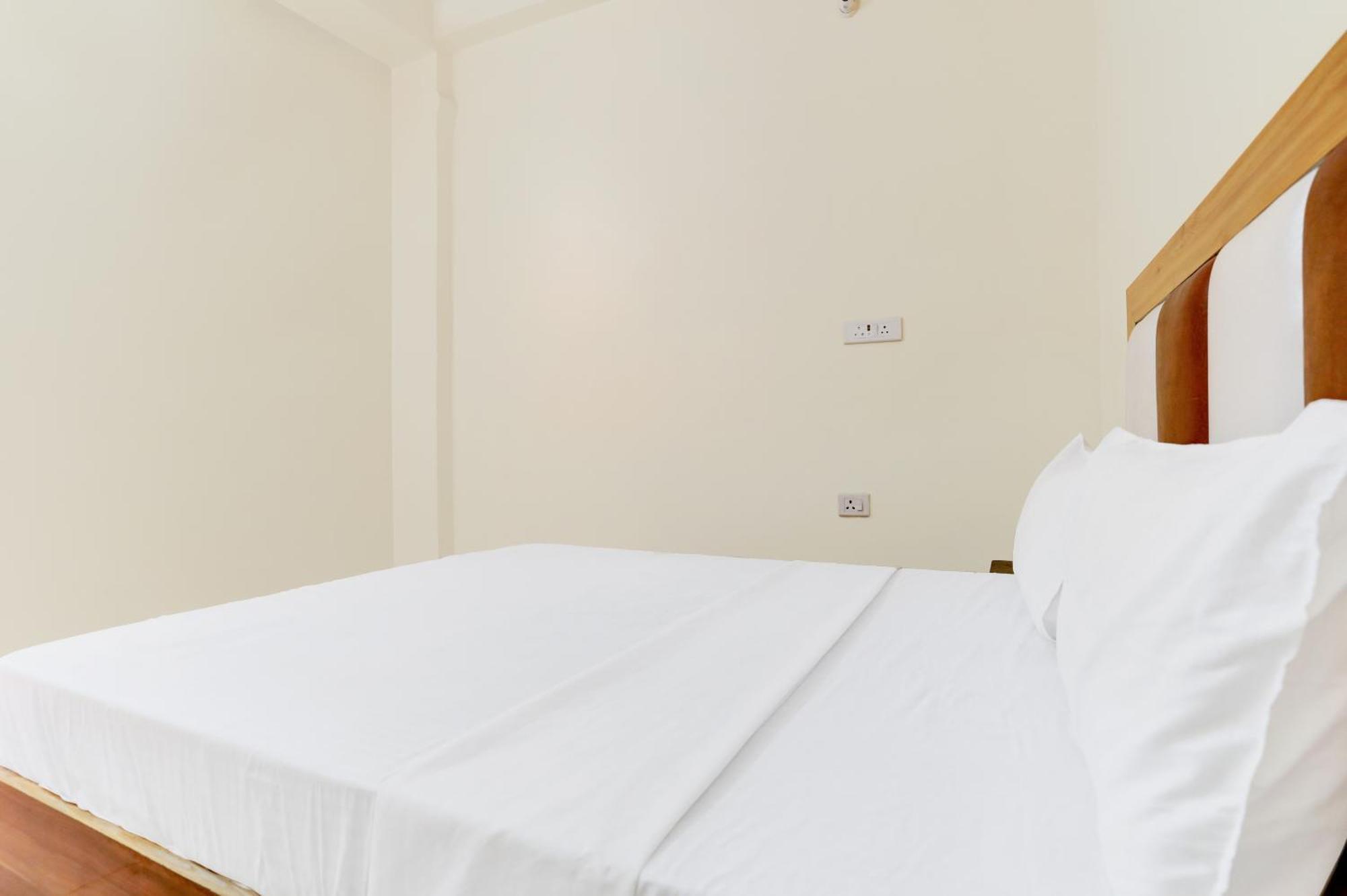 Hotel O Blu Moon Газиабад Екстериор снимка