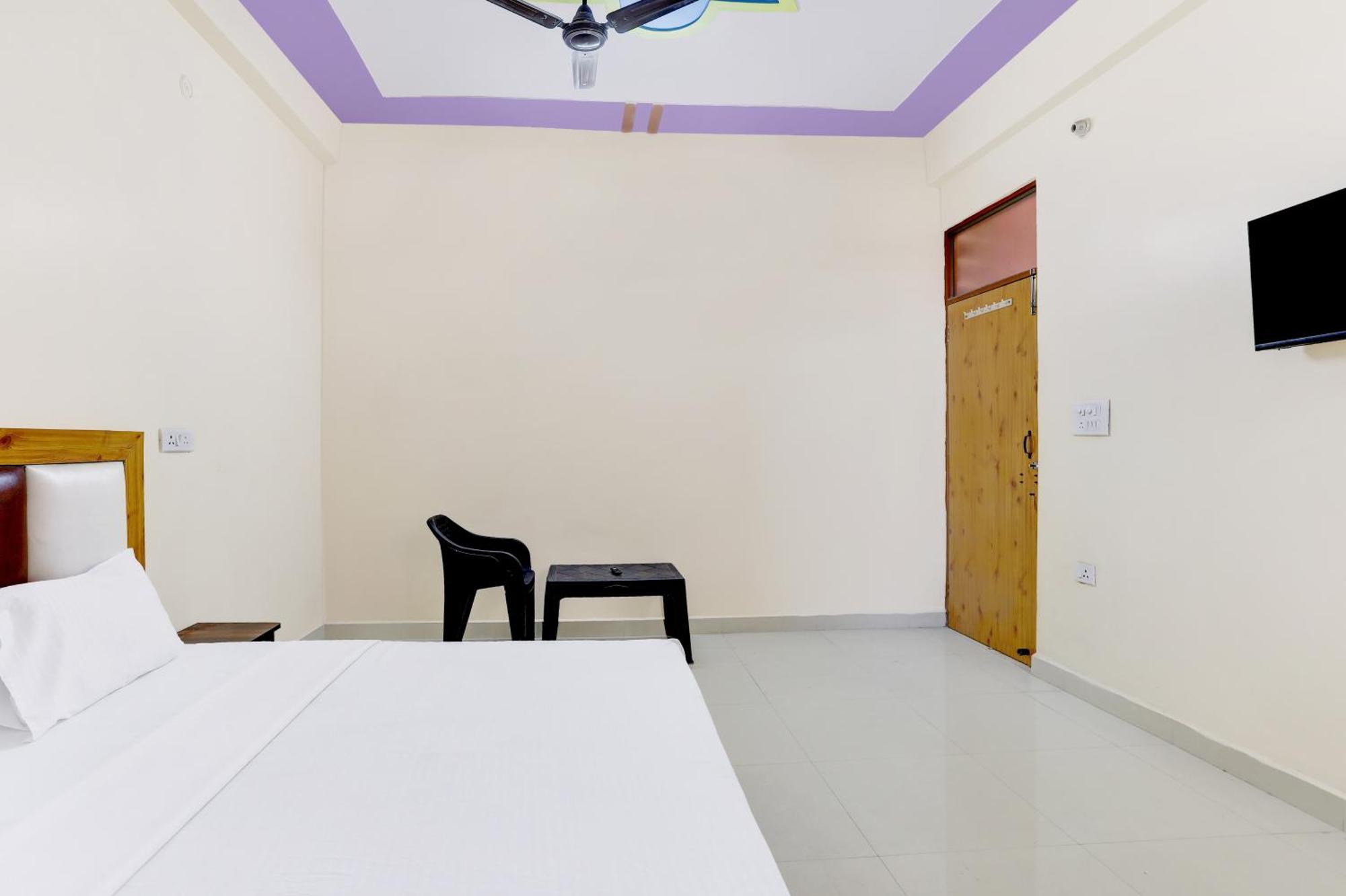 Hotel O Blu Moon Газиабад Екстериор снимка
