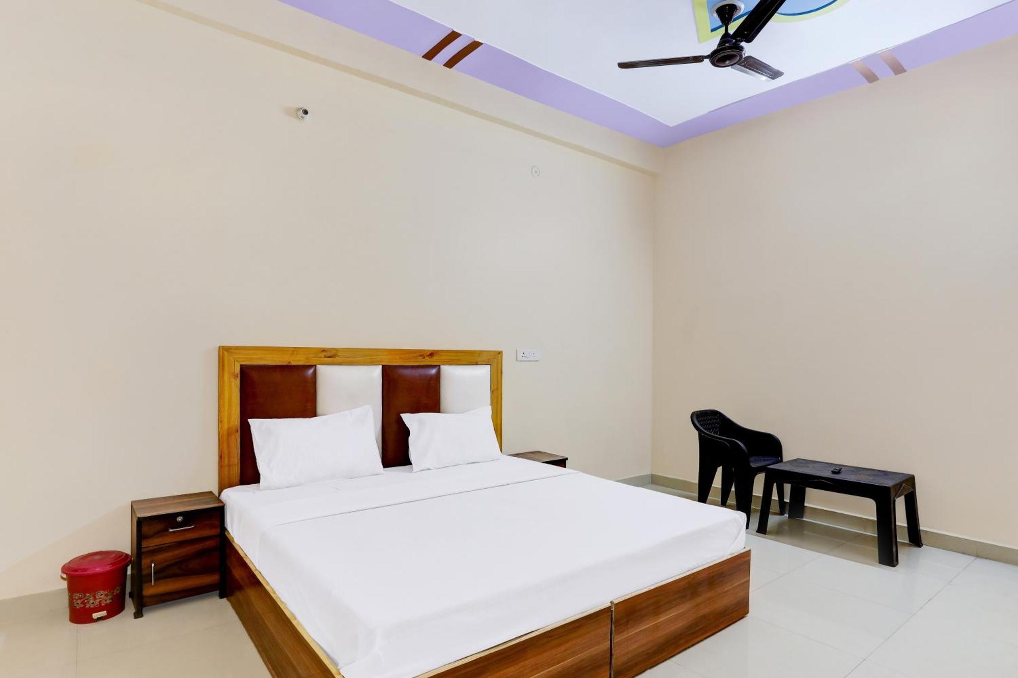 Hotel O Blu Moon Газиабад Екстериор снимка