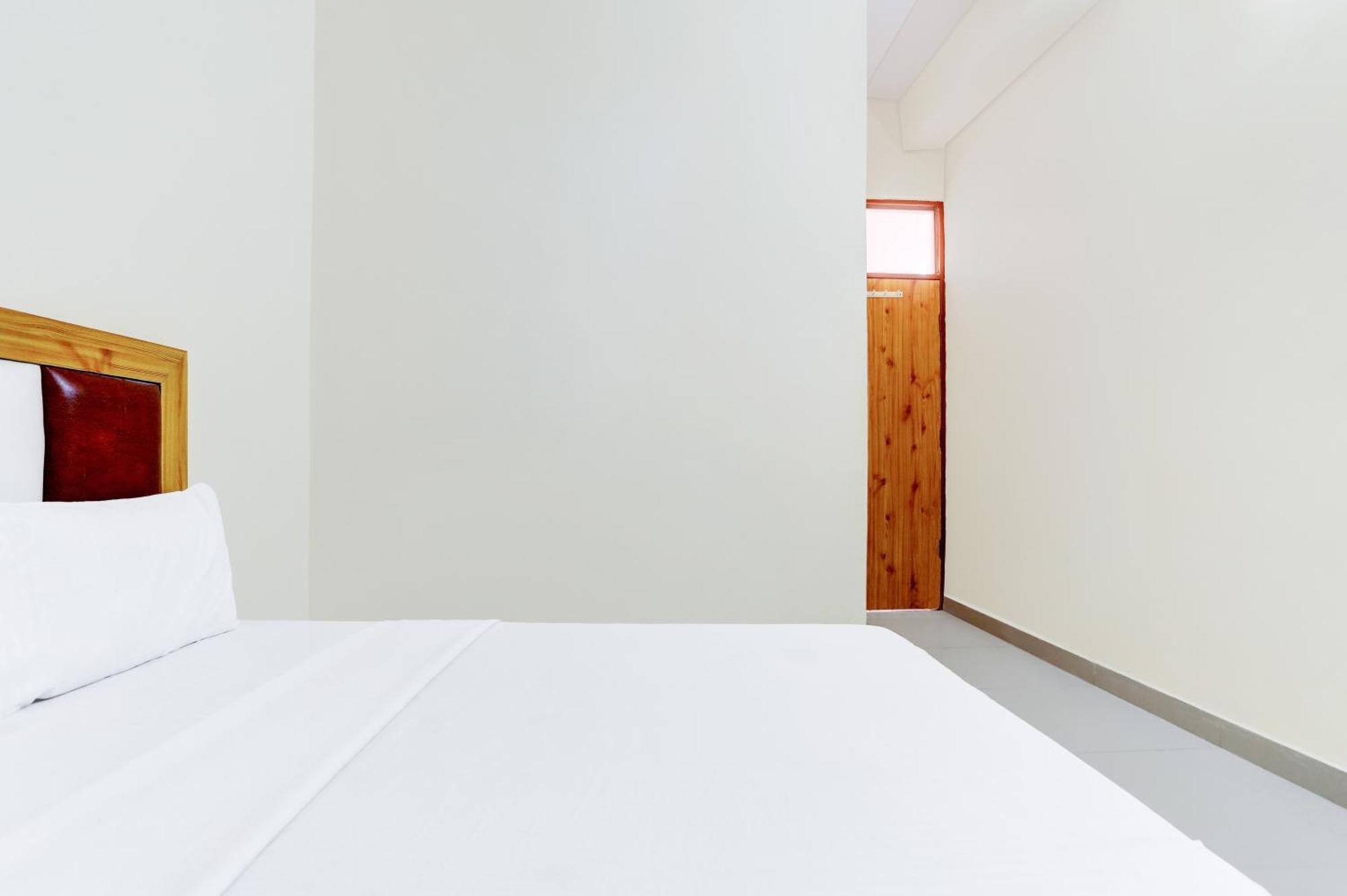 Hotel O Blu Moon Газиабад Екстериор снимка